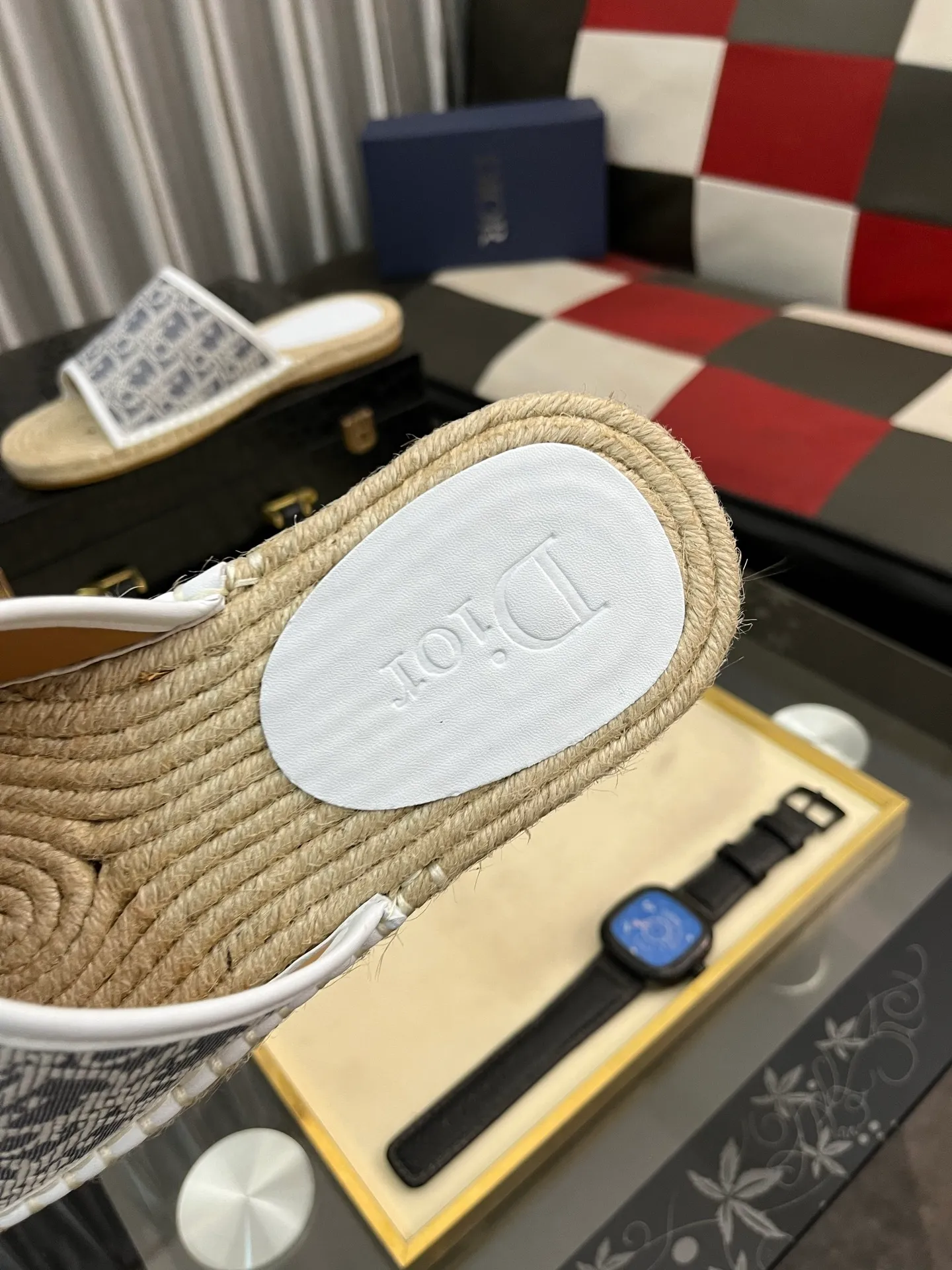 Men's shoes💰320⌚️⌚️DIOR Dior slippers New slippers are on sale simultaneously. Original materials imported from Italy. Fully imported sheepskin lining, sole: original sole provided by the original factory, exclusive movable molded sole, super comfortable, original factory follow-up goods, 🔍🔍high quality, can be entered and exited the counter at will, code number: 38-442️⃣colors available